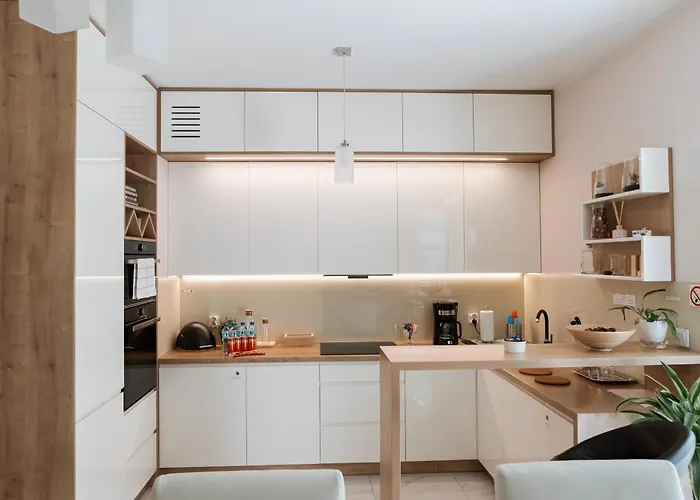 Cyrkoniowa Διαμέρισμα *